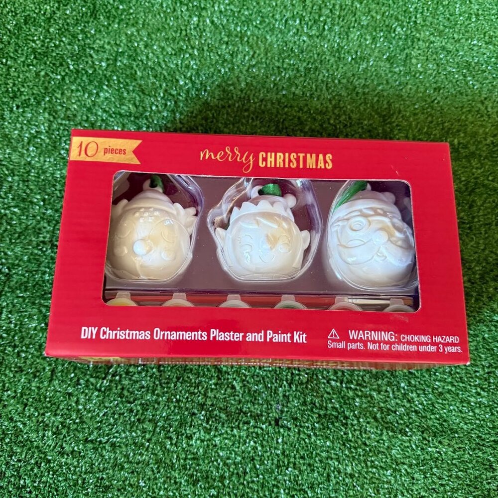 DIY Christmas Oranments Plaster & Paint Kit 10 Pieces NEW Merry Christmas in Box